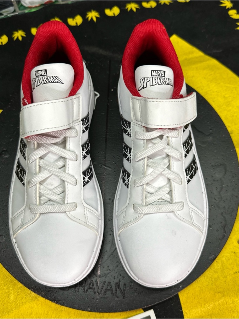 Adidas Grand Court X Marvel Spider-Man Size 2Y - Picture 3 of 7